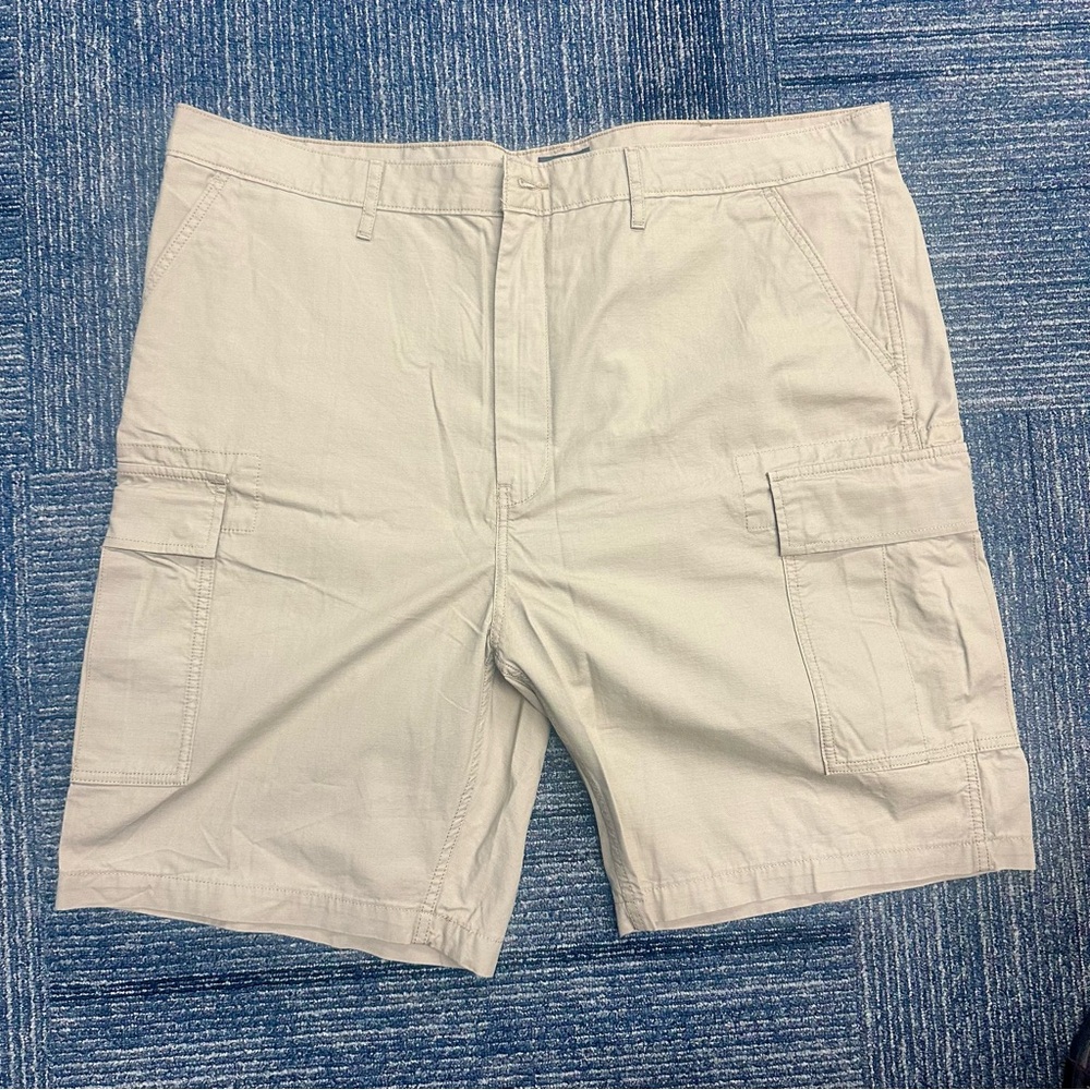 Khaki Levi’s Cargo Shirts (Falls to knee) 44 waist. Never worn